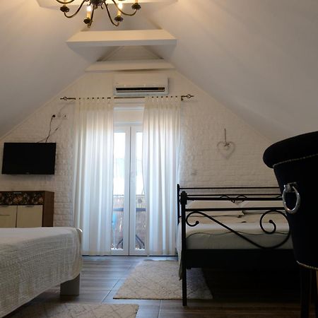 Apartments Idila Bela Crkva  Εξωτερικό φωτογραφία